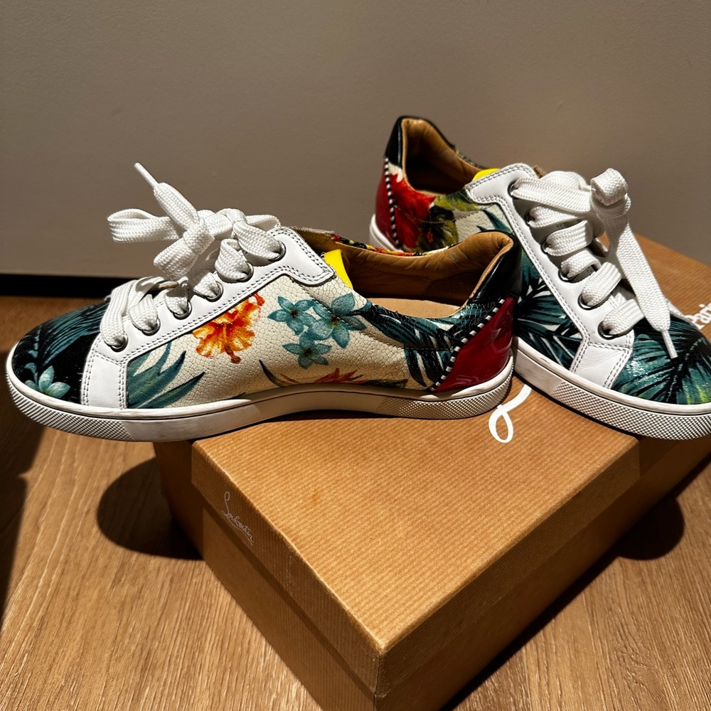 CHRISTIAN LOUBOUTIN SNEAKERS